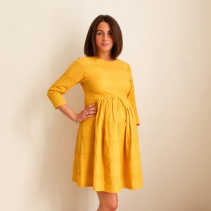 Robe de grossesse – broderie coton moutarde – dernière pièce  XL