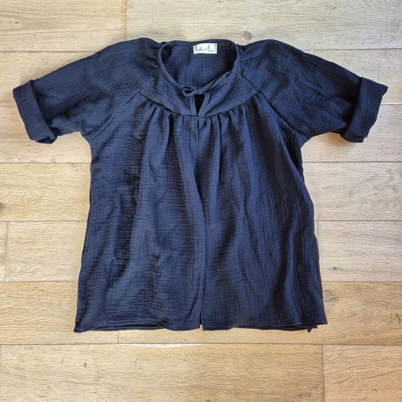 Blouse allaitement – gaze de coton noir uni – manches au coude – Image 3