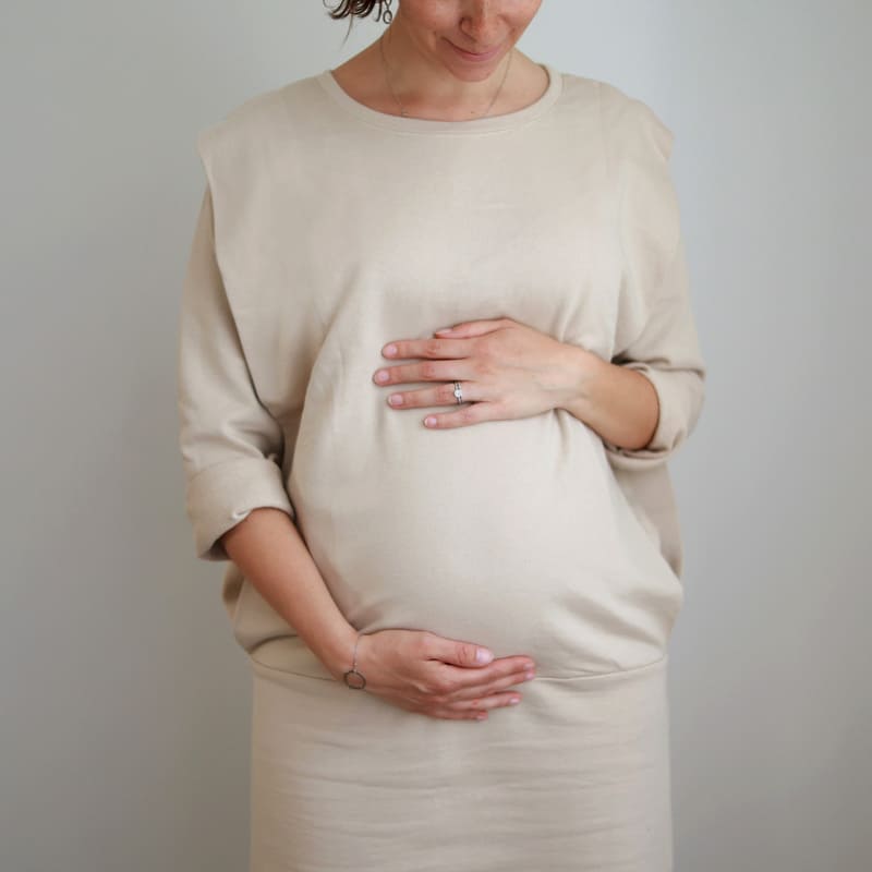 Robe grossesse et allaitement molleton extensible beige – Image 3
