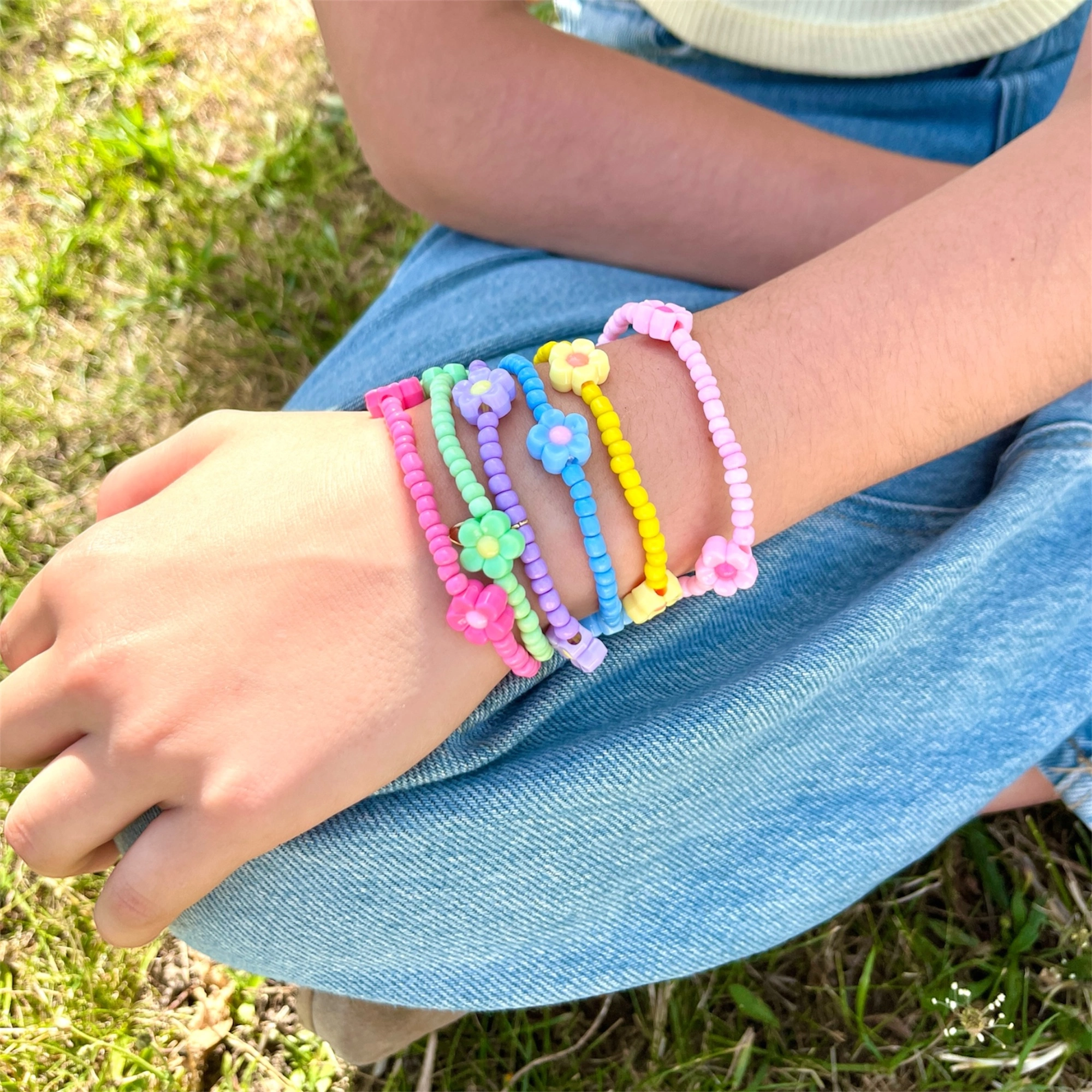 Bracelet élastique fleurs – jaune – Image 3