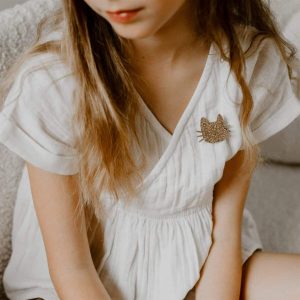 LES PETITES HIRONDELLES – Broche chat moustaches – Doré