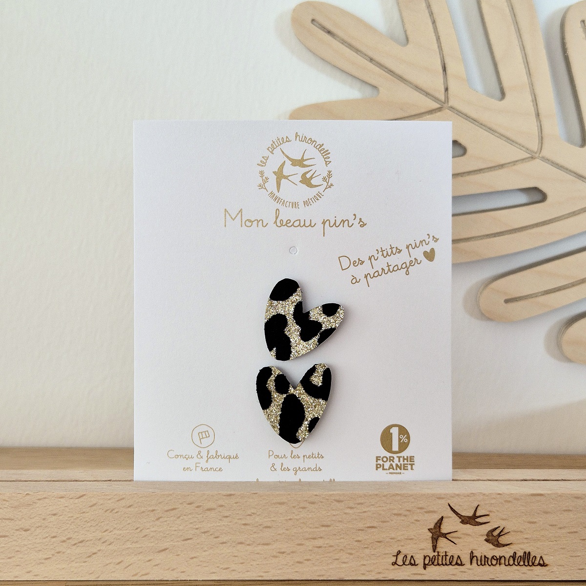 LES PETITES HIRONDELLES – Pin’s Cœurs à partager – Léopard doré